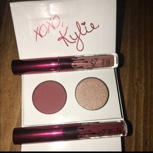 Kylie Cosmetics Smooch Valentines kit
